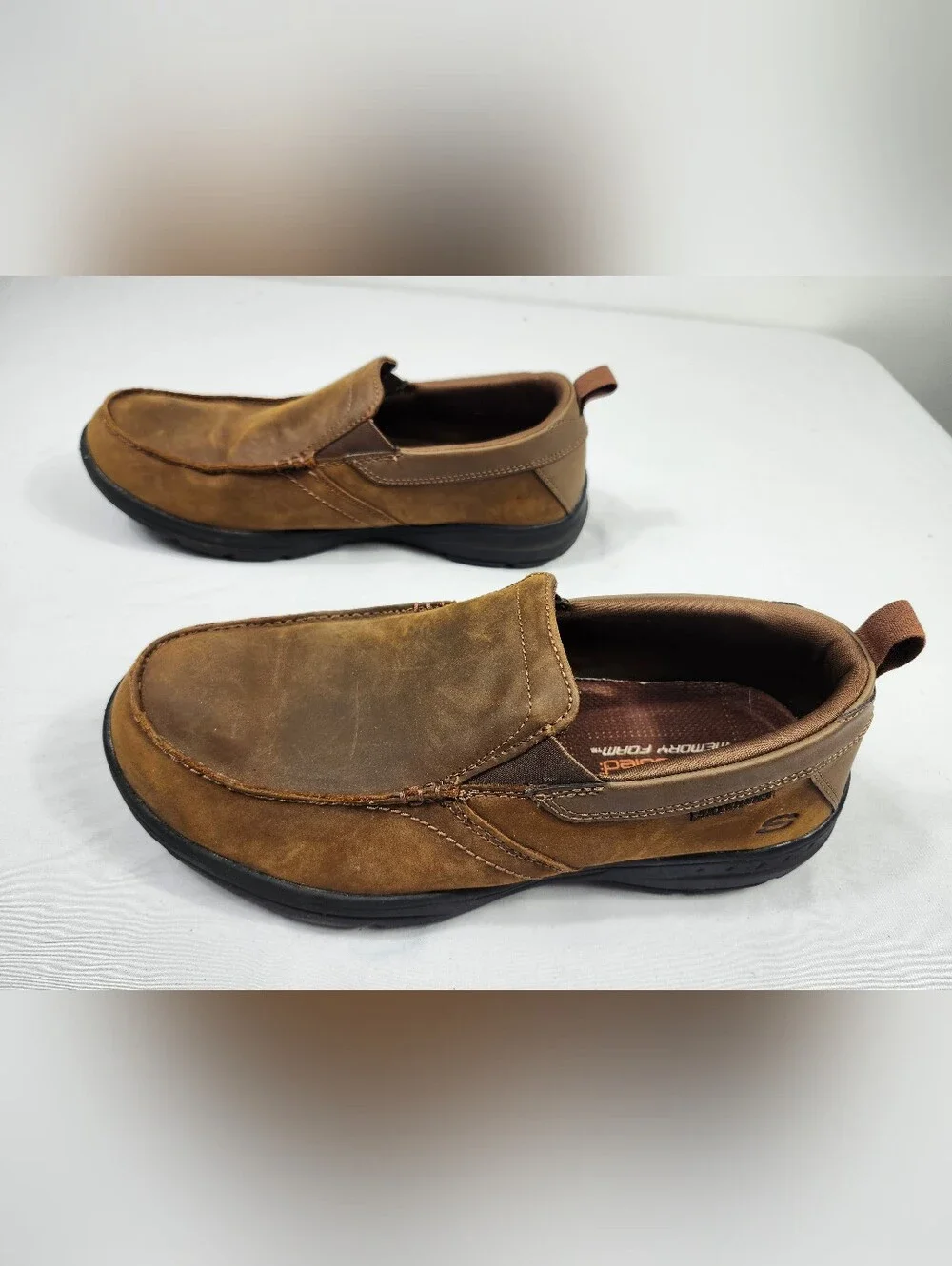 Skechers Men's Size 8 EE Tan Brown Slip-On Casual Distressed Loafers